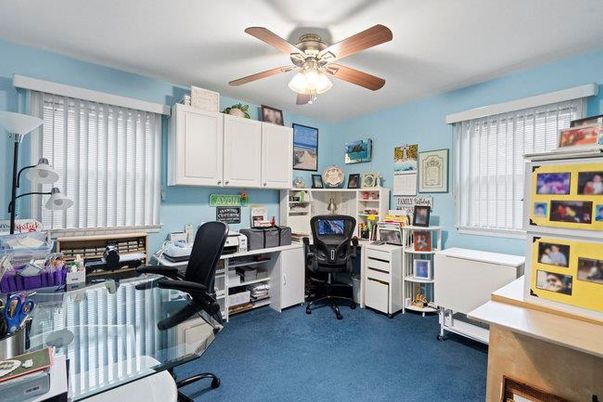 Home Office, Interior