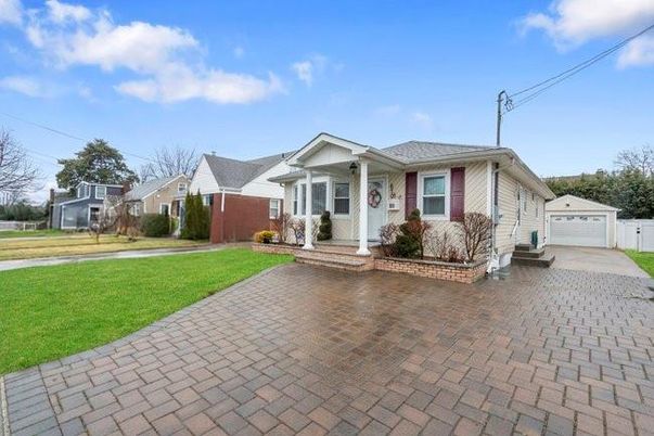 Backyard, Detached Garage, Exterior, Facade, Cape Cod