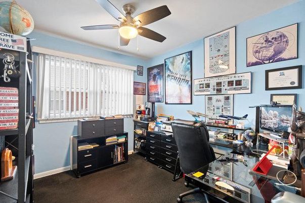 Home Office, Interior