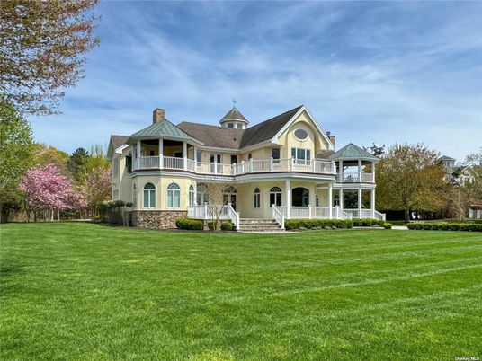 Backyard, Exterior, Facade, Queen Anne Victorian