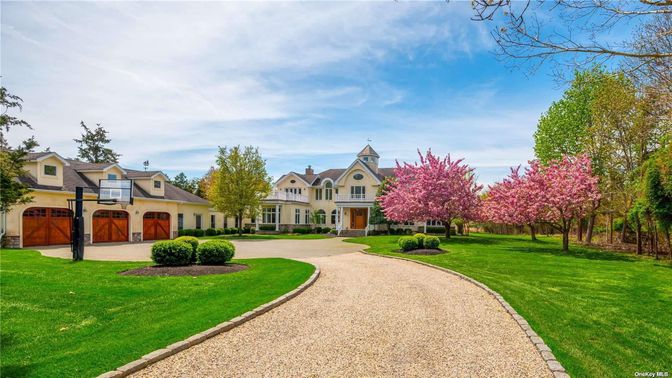 Attached, Backyard, Exterior, Facade, French Provincial