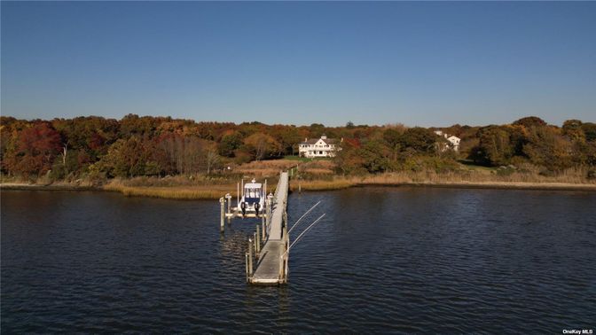 Exterior, Lake