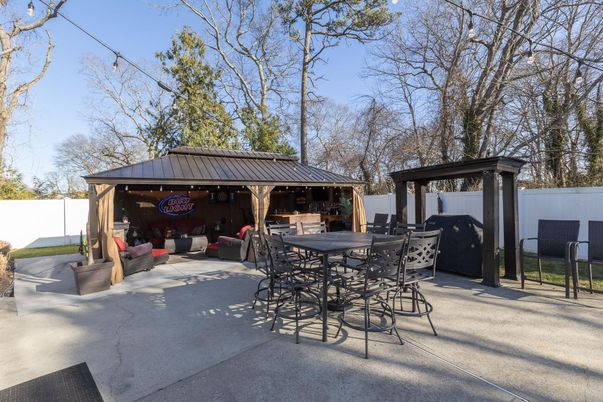 Detached Garage, Exterior