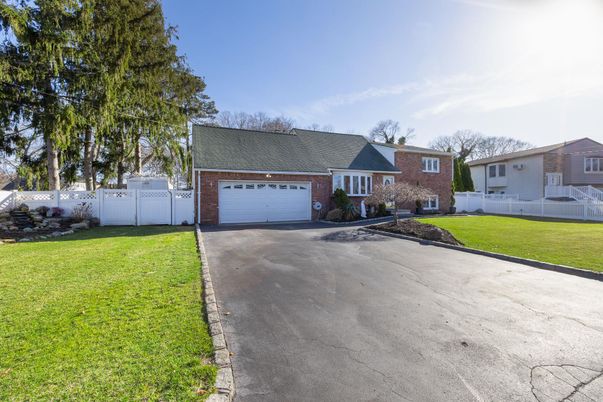 Attached, Exterior, Facade, Brick Facade, Cape Cod