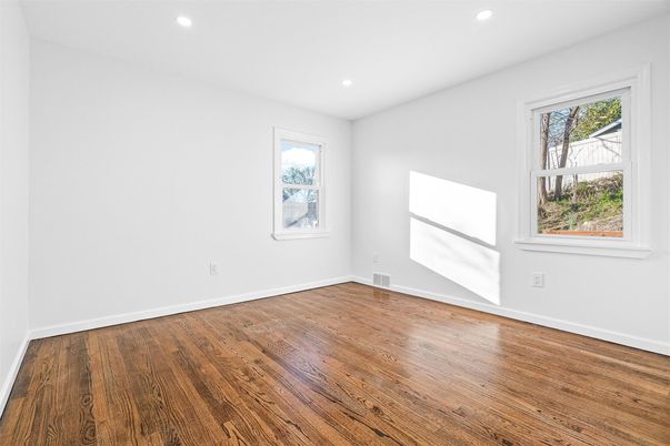 Empty room, Interior, Recessed Lighting, Wood Texture Flooring