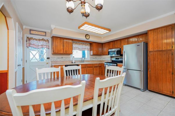 Dining room, Interior, Kitchen, Stainless Steel Appliances