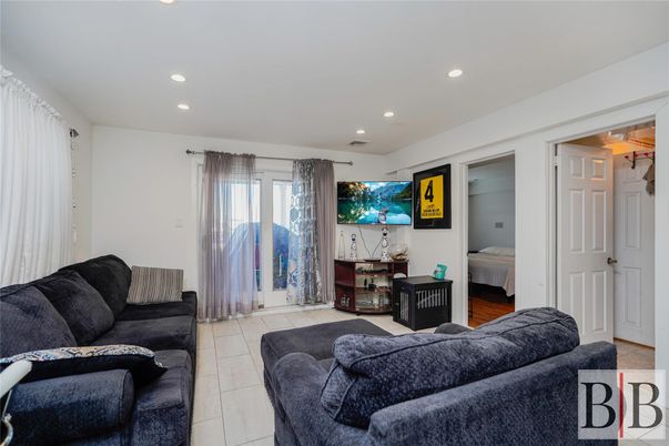 Bedroom, Interior, Living room, Recessed Lighting