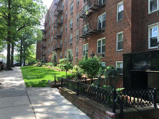 Exterior, Facade, Brick Facade, Rowhouse