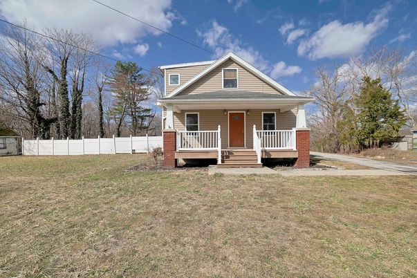 Backyard, Exterior, Facade, Queen Anne Victorian