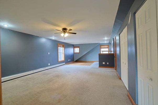 Empty room, Interior, Recessed Lighting