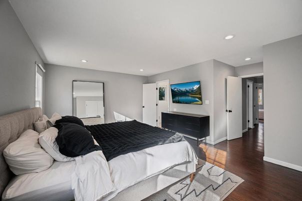Bedroom, Interior, Recessed Lighting, Wood Texture Flooring