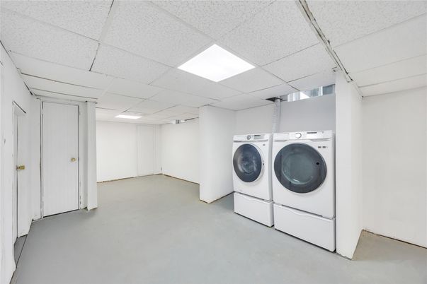 Interior, Recessed Lighting, Utility Closets, Washer