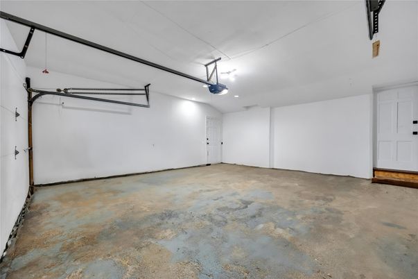 Garage, Interior