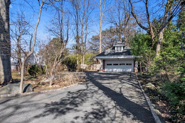 Detached Garage, Exterior