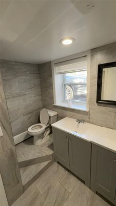 Bathroom, Interior, Marble, Marble Walls, Recessed Lighting