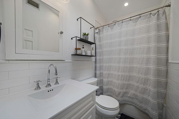 Bathroom, Interior, Recessed Lighting