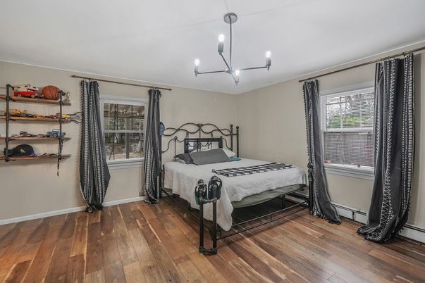 Bedroom, Interior, Pendant Lights, Wood Texture Flooring