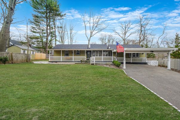 Backyard, Exterior, Facade, Ranch