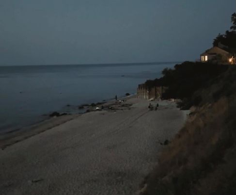 Exterior, Lake