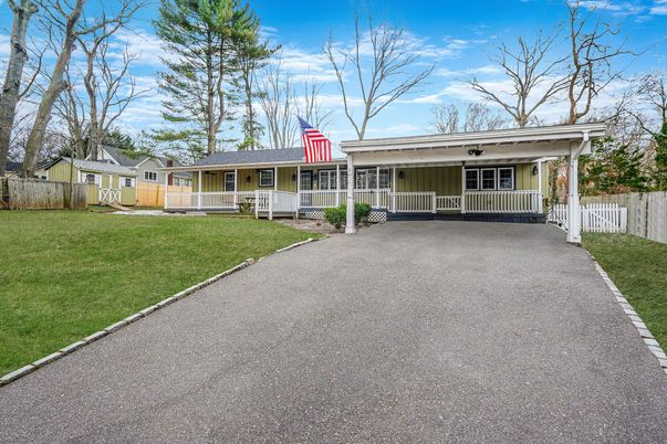 Backyard, Exterior, Facade, Ranch