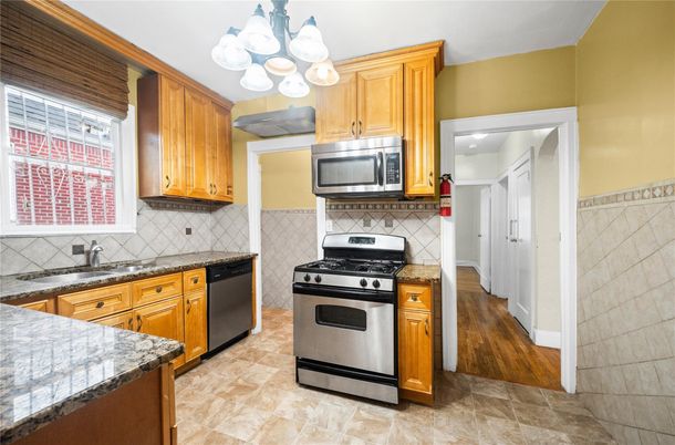 Chandelier, Interior, Kitchen, Stainless Steel Appliances, Wood Texture Flooring