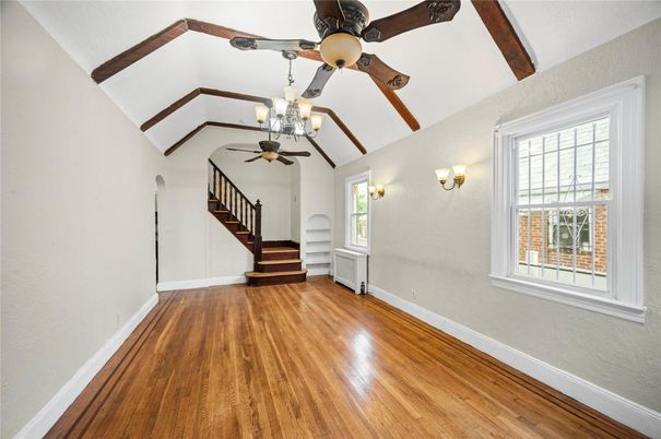 Empty room, Interior, Wooden Beams, Wood Texture Flooring
