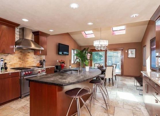 Chandelier, Dining room, Interior, Kitchen, Recessed Lighting, Stainless Steel Appliances