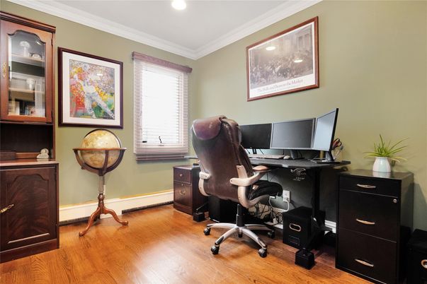 Home Office, Interior, Recessed Lighting, Wood Texture Flooring