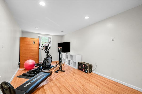 Fitness Equipment, Interior, Recessed Lighting, Wood Texture Flooring