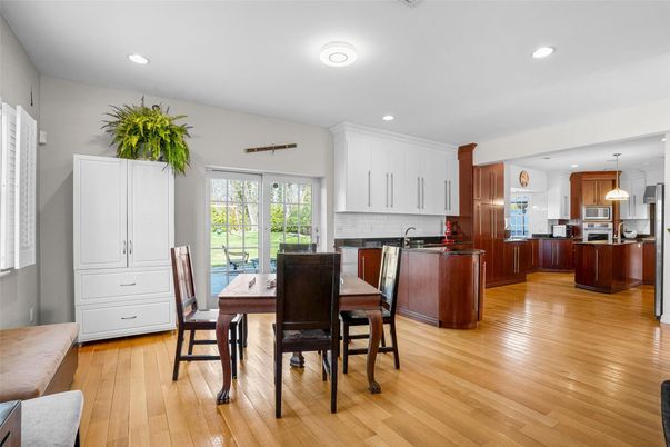 Dining room, Interior, Kitchen, Pendant Lights, Recessed Lighting, Wood Texture Flooring