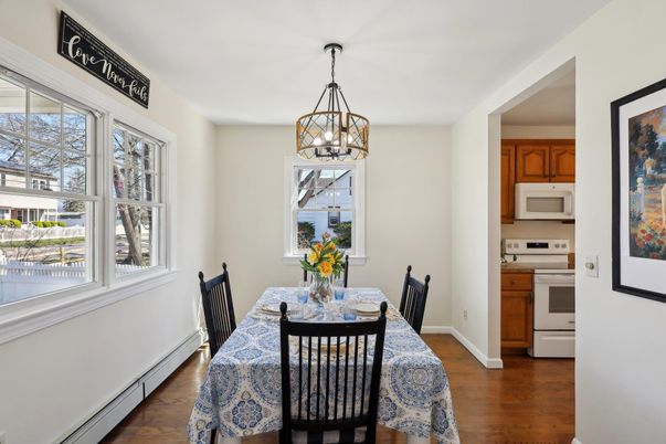 Dining room, Interior, Kitchen, Pendant Lights, Wood Texture Flooring