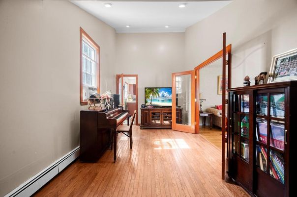 Interior, Piano, Recessed Lighting, Wood Texture Flooring