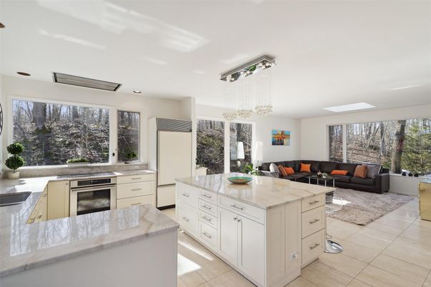 Interior, Kitchen, Living room, Pendant Lights, Recessed Lighting, Stainless Steel Appliances