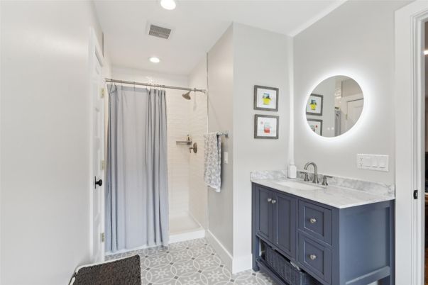 Bathroom, Interior, Recessed Lighting