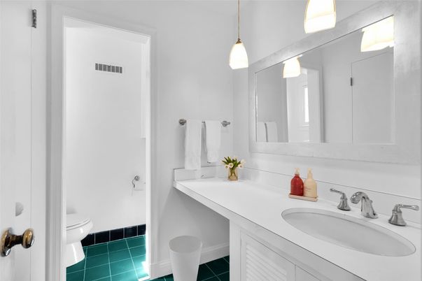 Bathroom, Dual Sink Vanities, Interior, Pendant Lights