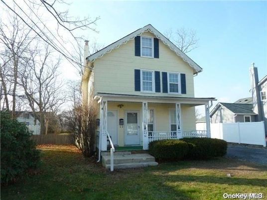 Exterior, Facade, American Craftsman