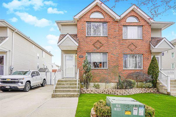 Exterior, Facade, Brick Facade, Brick Traditional
