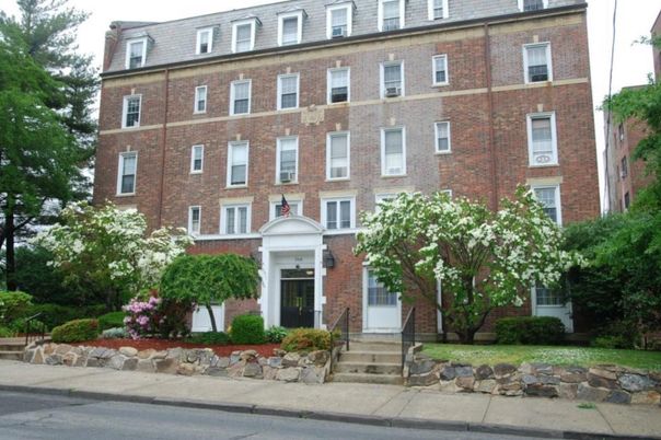 Exterior, Facade, Brick Facade, Georgian