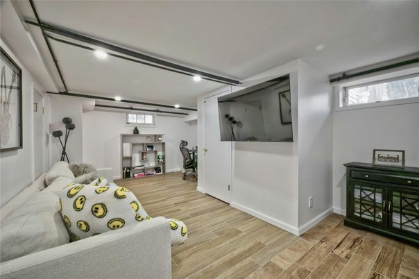 Interior, Recessed Lighting, Wood Texture Flooring