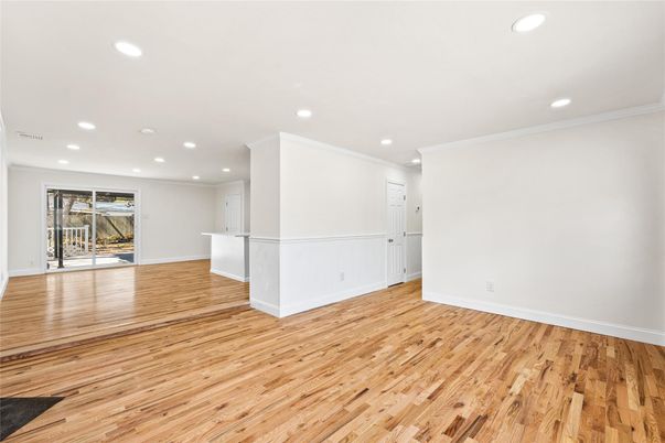 Empty room, Interior, Recessed Lighting, Wood Texture Flooring