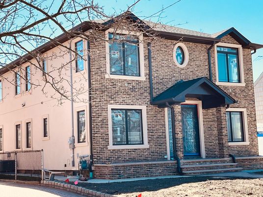 Exterior, Facade, Brick Facade, Rowhouse