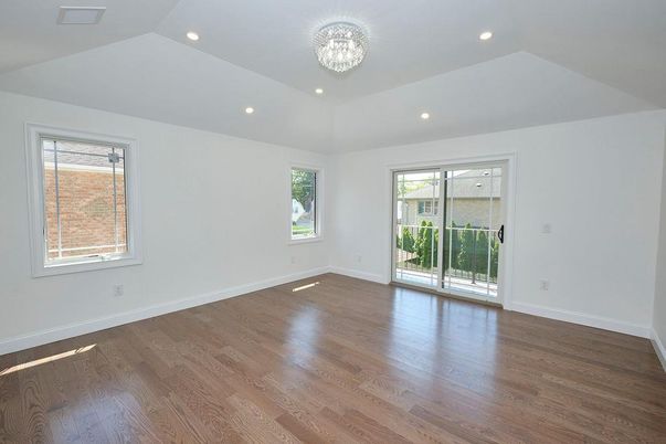 Chandelier, Empty room, Interior, Recessed Lighting, Wood Texture Flooring