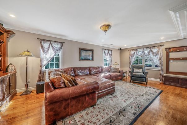 Interior, Living room, Recessed Lighting, Wood Texture Flooring