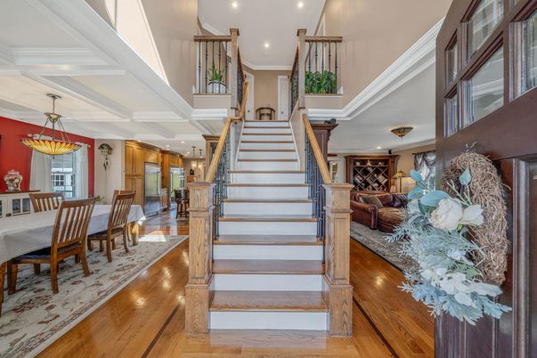 Dining room, Interior, Living room, Pendant Lights, Recessed Lighting, Wood Texture Flooring