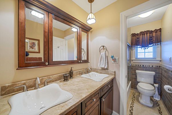 Bathroom, Dual Sink Vanities, Interior, Pendant Lights