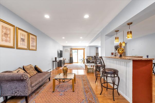 Interior, Living room, Pendant Lights, Recessed Lighting, Wood Texture Flooring