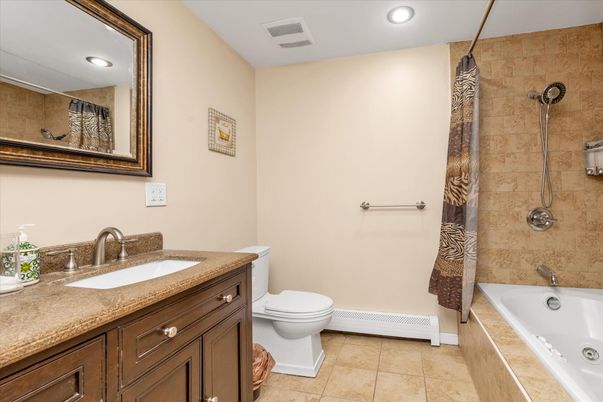 Bathroom, Interior, Recessed Lighting