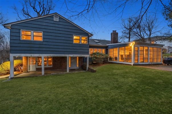 Backyard, Exterior, Facade, Split Level