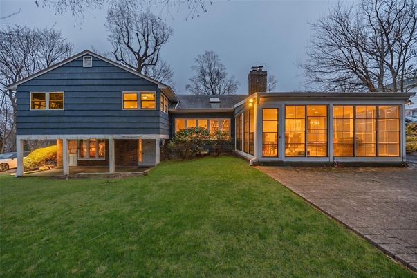 Backyard, Exterior, Facade, Split Level