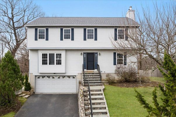Attached, Exterior, Facade, Raised Ranch